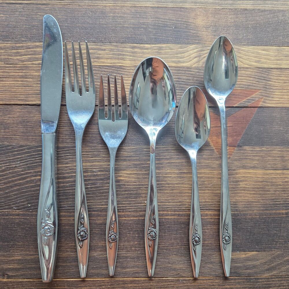 Vintage Oneida Lasting Rose Stainless Flatware 72 Pc Set Serving Pieces